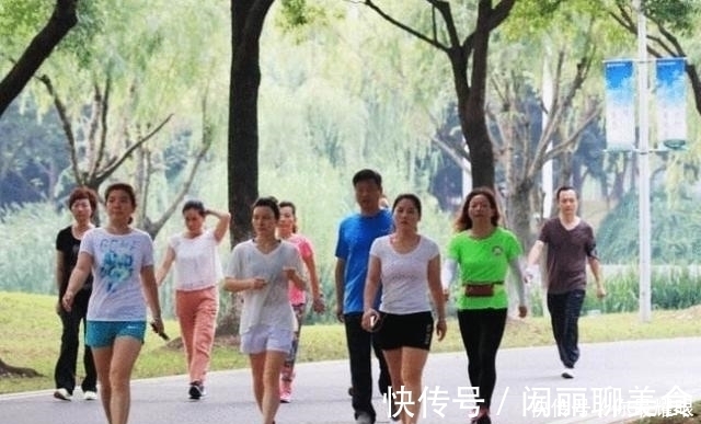 最新版|每天快走一小时的人,会慢慢收到3大“惊喜”,可惜很少人达标