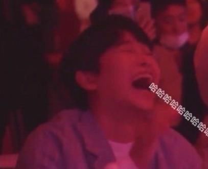  放肆|彭昱畅李振宇表情管理对比，旁若无人的笑太放肆了，铁憨憨上线！