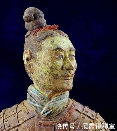 秦始皇五彩军团出土时,考古专家眼睁睁瞬间变色,绿脸俑独一无二