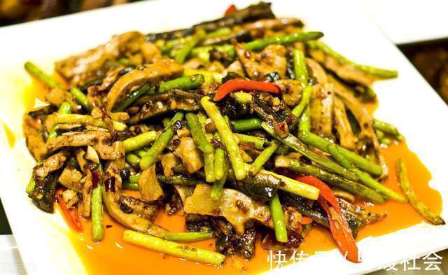 黄鳝不管啥做法,这两个步骤不能少,很多人不懂,难怪有股土腥味