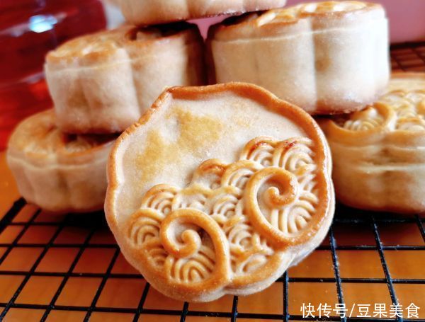 搅拌均匀|好吃到流泪的五仁月饼，连吃三天都不够