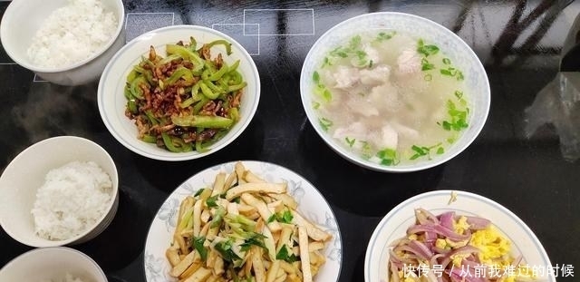 我家初中生的晚餐，顿顿4个菜，1周不重样，孩子说比食堂的饭菜香