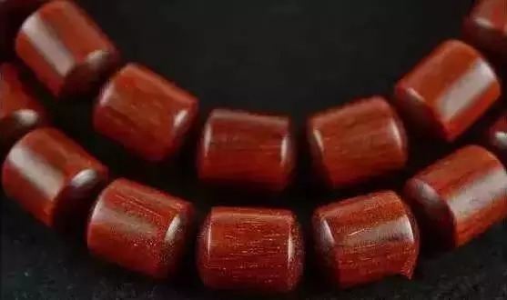 鸡血料|涨知识:顶级小叶紫檀长什么样?