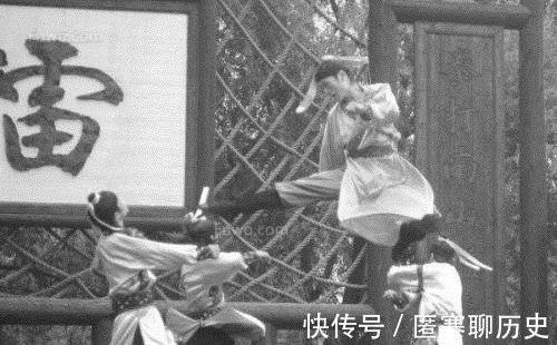八卦掌|此人是民间第一高手,会轻功,轻易躲开子弹,还被拍成一部电影