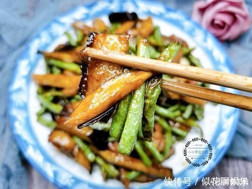 下饭|天冷后,3种食材一锅出,喷香下饭,——营养均衡,别错过