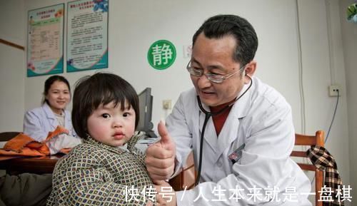 零食|6岁女儿脖颈发黑洗不掉,送医院检查,医生的解释令宝妈哭笑不得