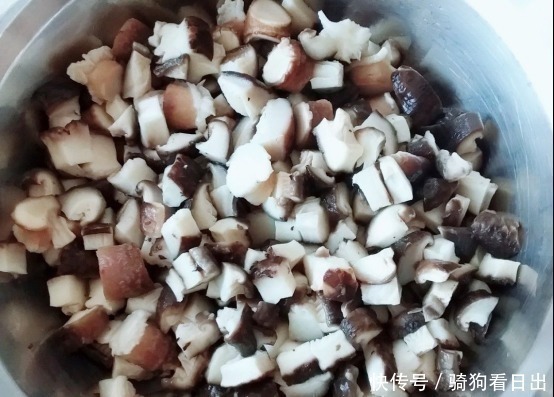 炸酱面好不好吃,炸酱很关键,教你面馆调炸酱的配方,越吃越过瘾