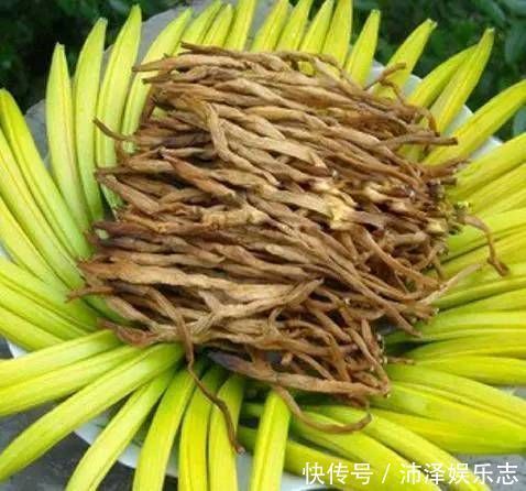 黄花菜|每天晚上坚持吃3种食物，排毒养颜、滋润身体，爱吃就赚了！