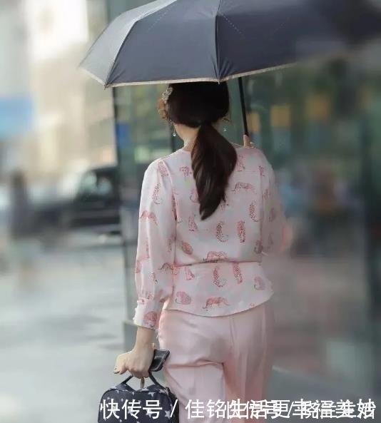 美女|气质典雅的“睡衣”美女,犹如“画中”走出来