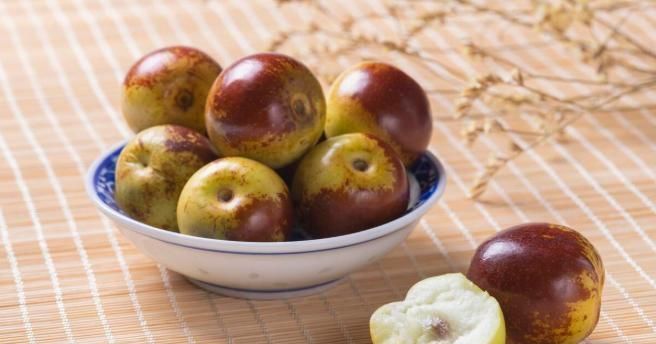 腹胀|伤胃菜已公布,不是辣椒,而是这“1菜1果”,胃不好的人要少吃