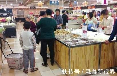 老人|“姥姥，我想吃樱桃”，面对85元一斤的价格，老人的做法堪称典范