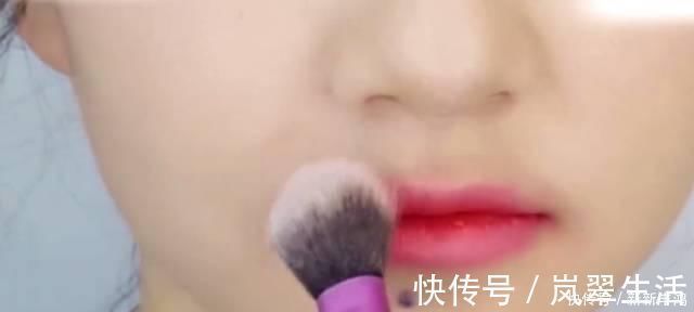 遮瑕 口红太贵?姑娘只用了1支口红 画出了8种唇色!