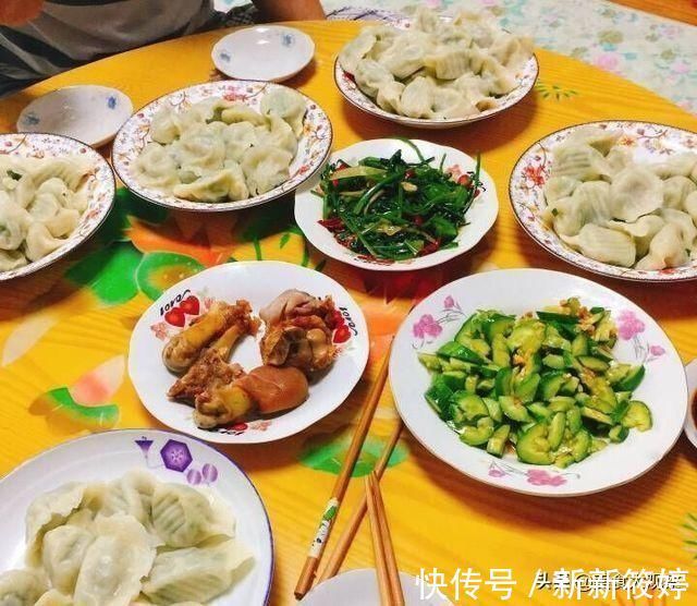 炸藕盒|放假回婆家,7个婆婆做的家宴对比下,就能看出儿媳的分量了