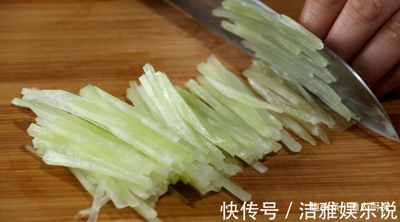 肉嫩|蛏子别只会炒着吃,教你做一碗蛏子汤,鲜中带香,肉嫩不老
