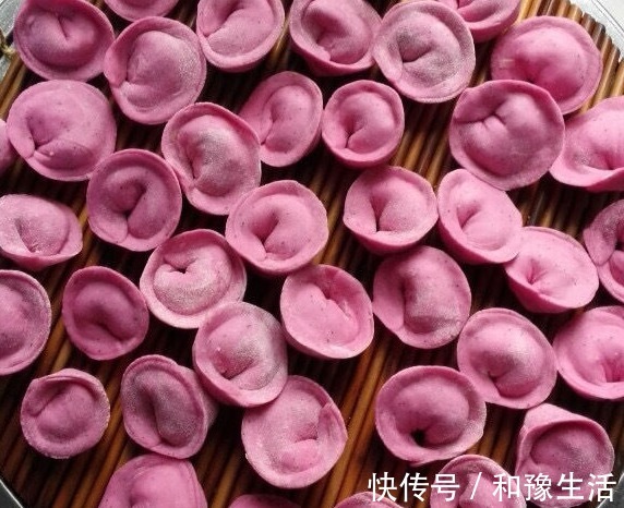 做包子不要再用面粉啦,如此做,包子晶莹剔透,出锅连吃5个