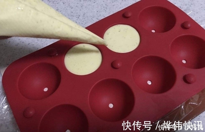 巧克力的“凹槽”是干什么的？一直以为是方便掰开，弄错这么久