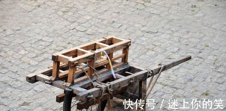 诸葛亮北伐#诸葛亮发明的木牛流马,到底长什么样子荷兰艺术家模仿创作!