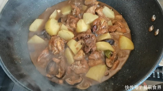 黄焖鸡米饭,必须会做的一道菜,口感鲜嫩香味浓郁多吃三碗饭