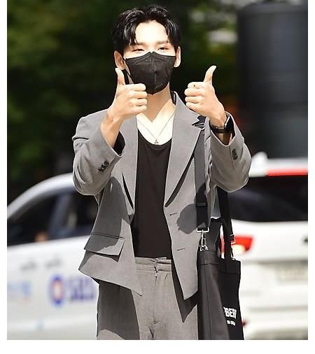 韓國男團「MD PHOTO」 韓國男團AB6IX成員田雄出演《崔華靜的Power Time》節(jié)目