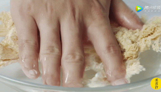 营养|泡银耳少了这一步，营养浪费，煮再久也不出胶！这里有干货泡发窍门