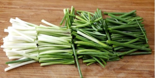 教你做一碗葱油面,吃起来劲道爽滑,好吃的关键在于葱油汁