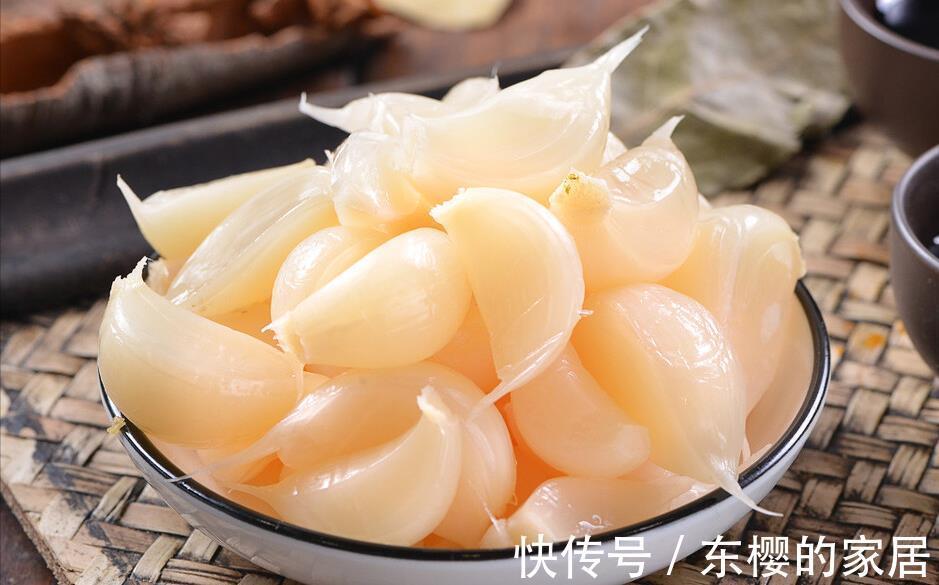 口感|腌糖醋蒜,别只会放糖和醋,记得多放1味料,口感酸甜嘎嘣脆