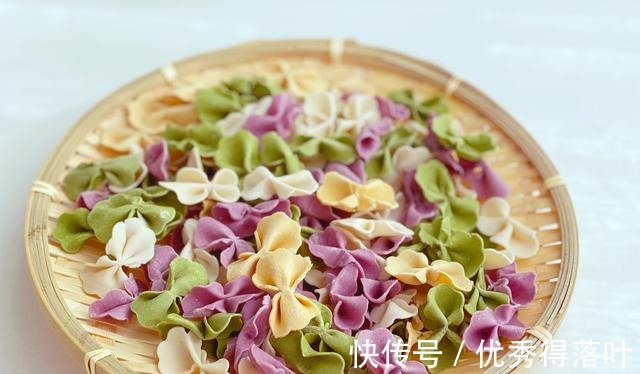 孩子挑食不爱吃饭，试试彩色蝴蝶面营养美味易消化，自己做真简单！
