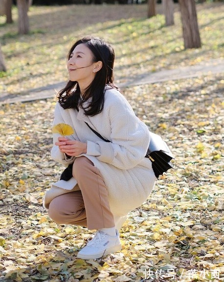 大衣 为什么有的人穿大衣不显老?不仅因为颜值,关键在于气质和懂搭配