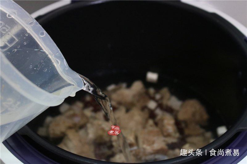 利湿安神|秋季气候干燥,不妨多煲此款汤水给家人喝,利湿安神助睡眠