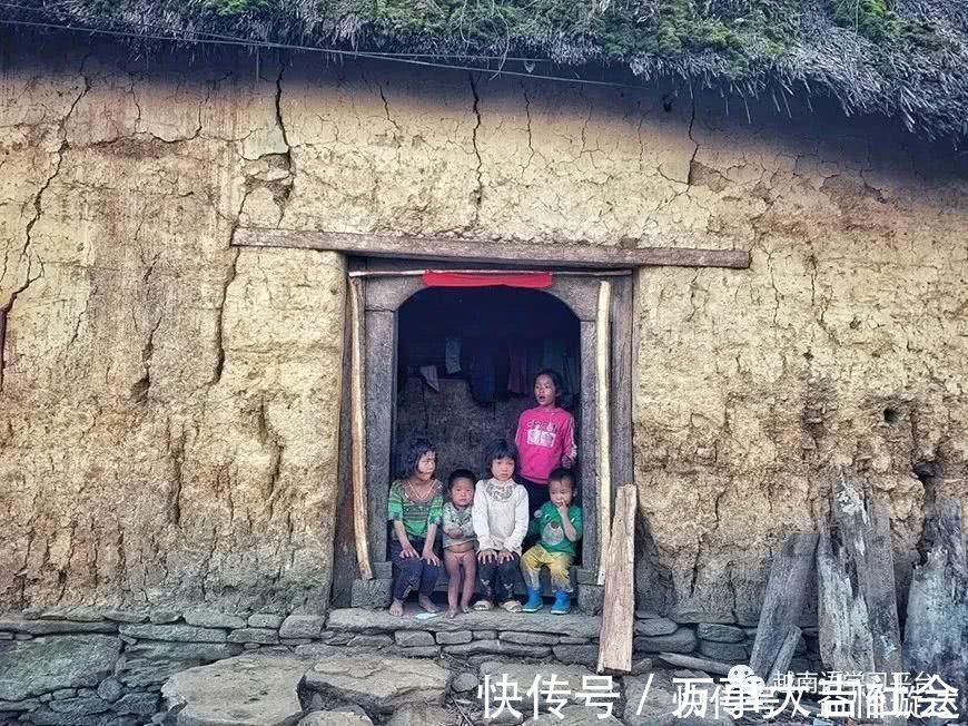 哈尼族|在越南这个民族女人外出干活男人做家务，建筑风格也保持原始面貌