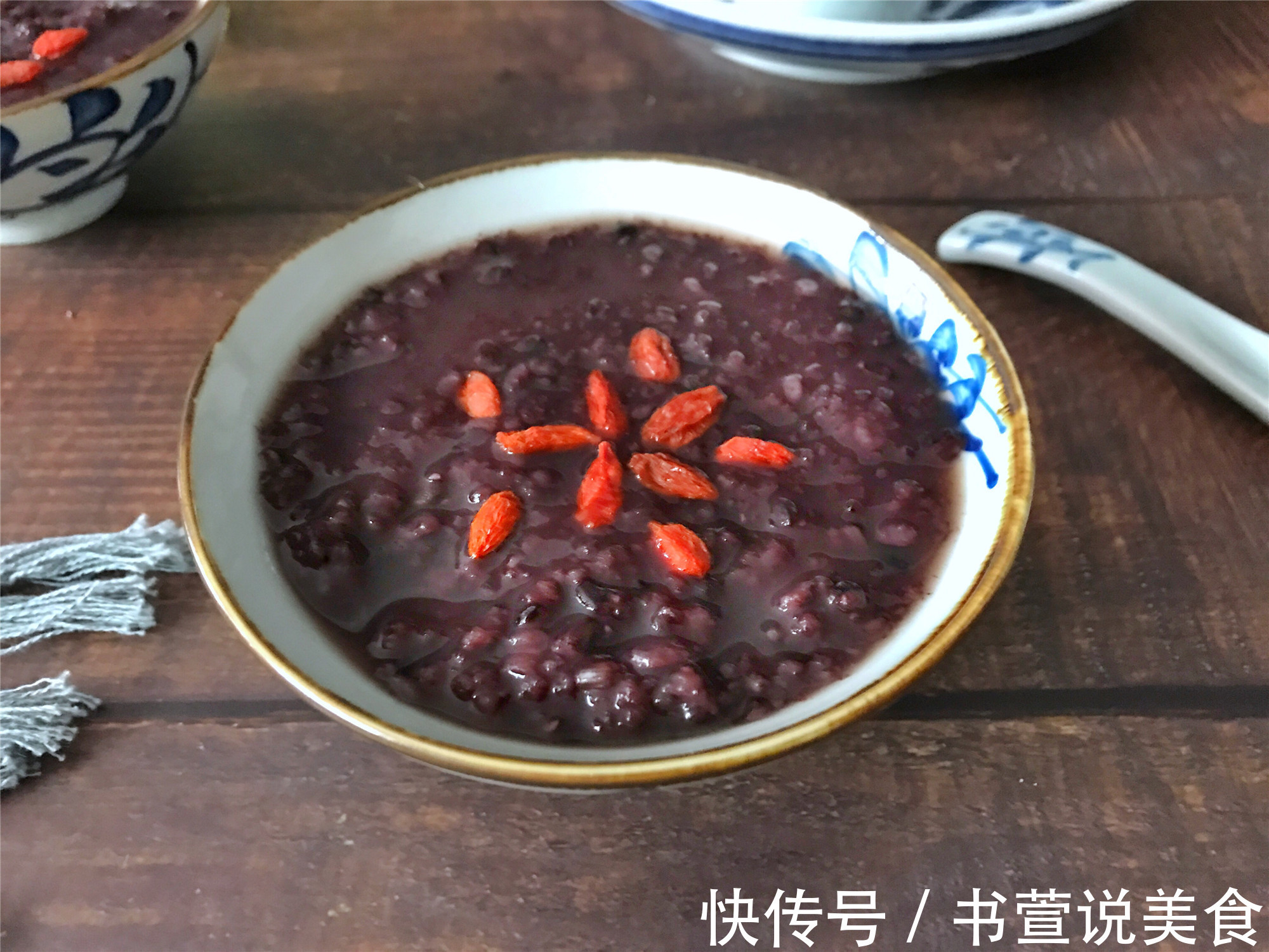 早餐别只喝牛奶豆浆,每天喝一碗它,养胃补血,营养媲美阿胶