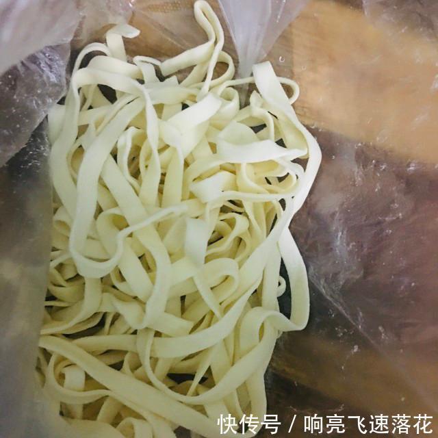  泼辣|酸辣爽口，油泼辣子拌面