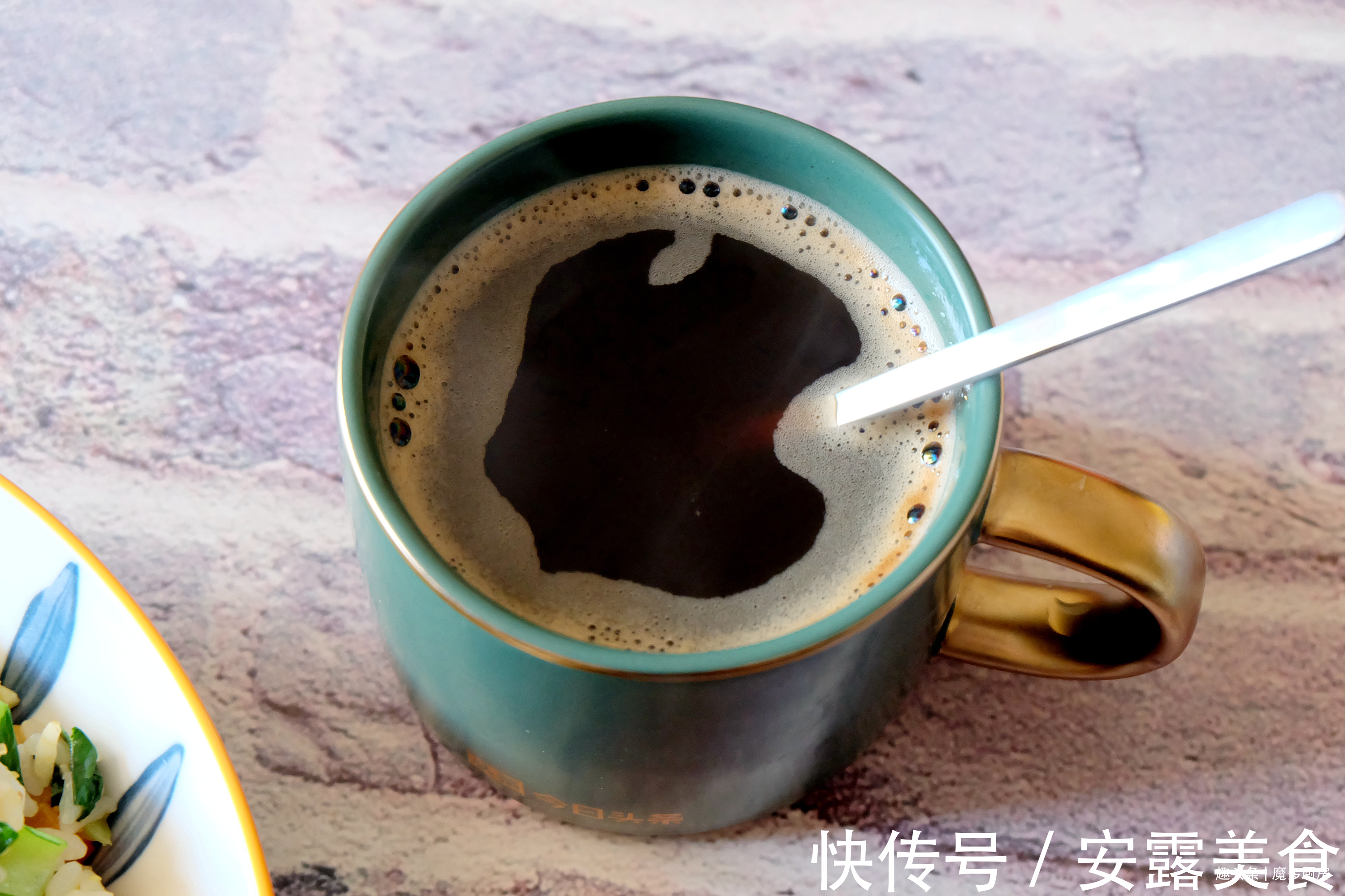 米饭|最近体重开始降了，晒晒我的午餐吧！一盘炒饭475千卡，吃得开心