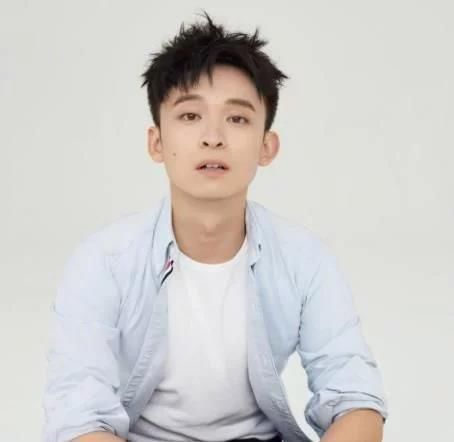 常驻嘉宾|鹅厂也是再度官宣一档自家的新综艺三位嘉宾都是新生代的翘楚人物