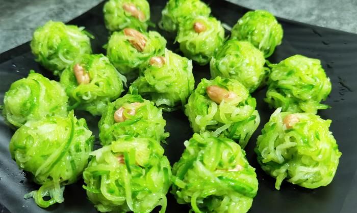 天冷了,吃这菜正当时,价格便宜营养高,简单一蒸,热乎乎真解馋