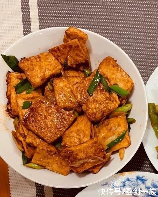 再有几天就大雪，多吃几种养胃菜，寓意家人平安顺遂，日子红又火