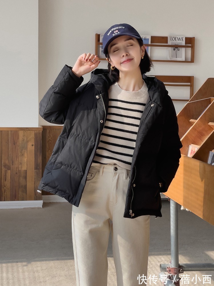 毛毛领 今年羽绒服“穿短不穿长”,搭配牛仔裤真洋气,搭配半身裙好高级