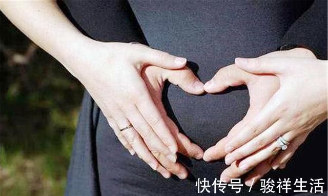 肚子|怀孕才2个多月就显怀,四种原因,与准妈妈自身相关,要科学应对