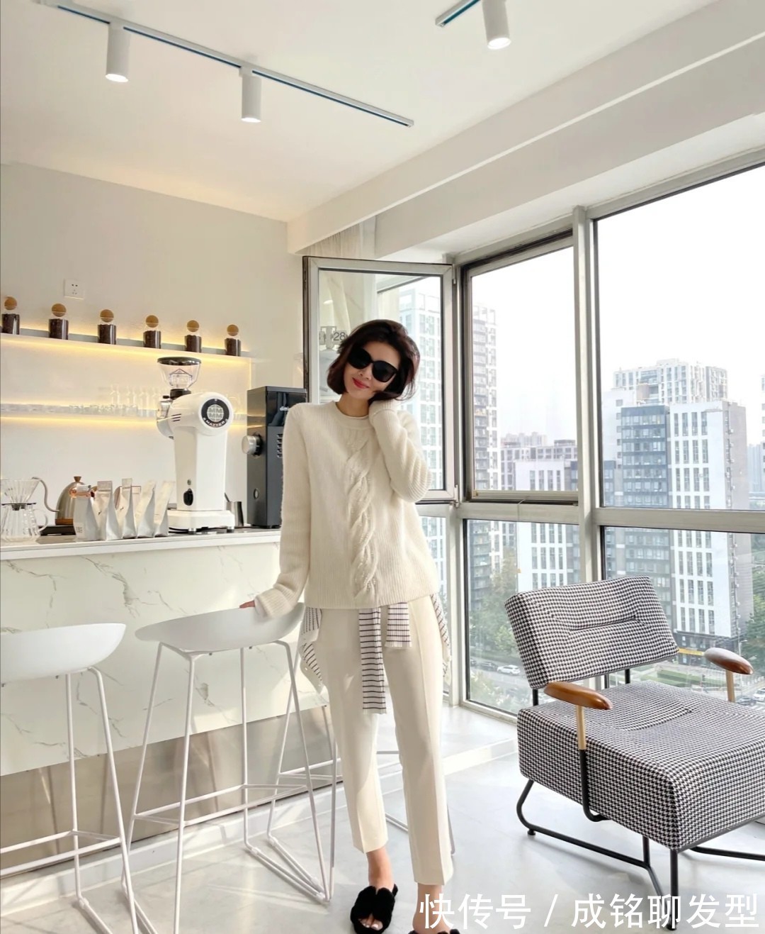 白色|四五十岁女人少穿打底裤,试试百搭的“豆腐裤”,时尚大气又减龄