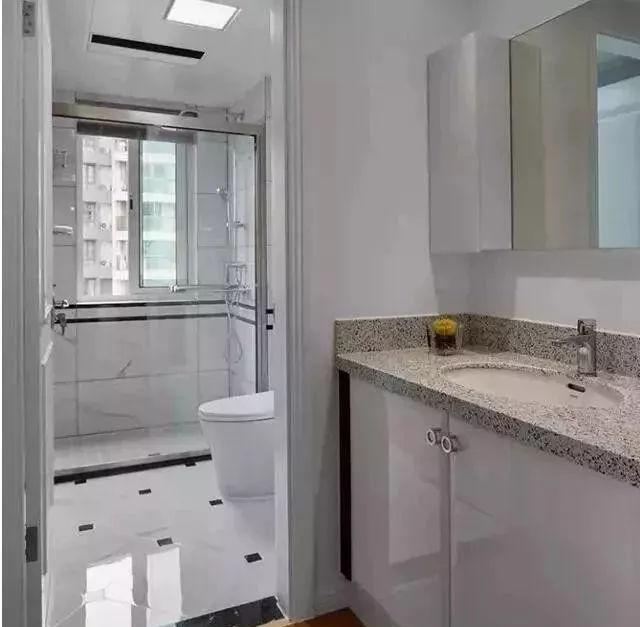 卫生间隔|卫生间就这样装非常漂亮,洗澡也方便,一天连洗三次都不过瘾