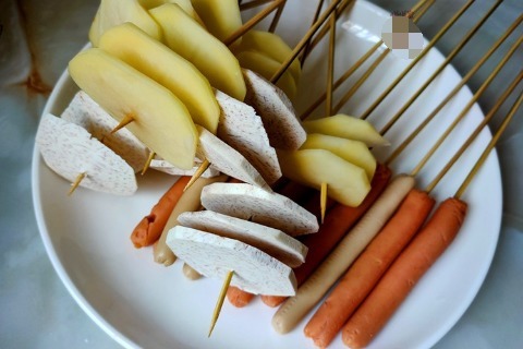 鸡腿和鸡|自从学会炸串这种做法,花钱不多,口感香嫩,孩子爱吃也不上火