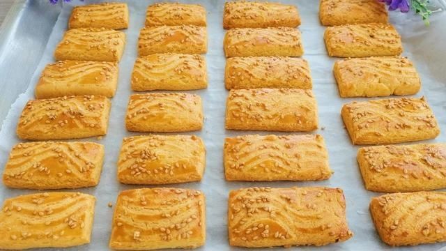 天冷易饿,总想吃点东西,用玉米面做小点心,粗粮细做好吃又营养