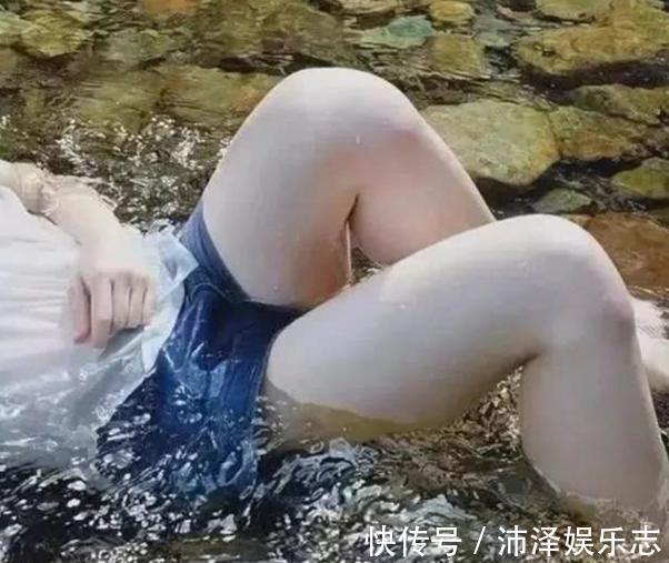 幅画作#日本“水中少女”图,因太逼真被争相收藏,网友忍不住想放大看