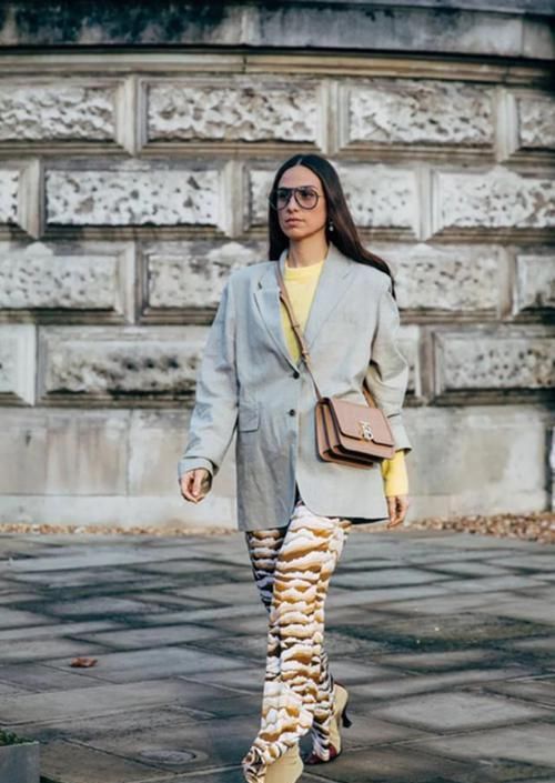 女人过了45岁，这3种＂颜色＂要少穿，显得没气色还很掉价