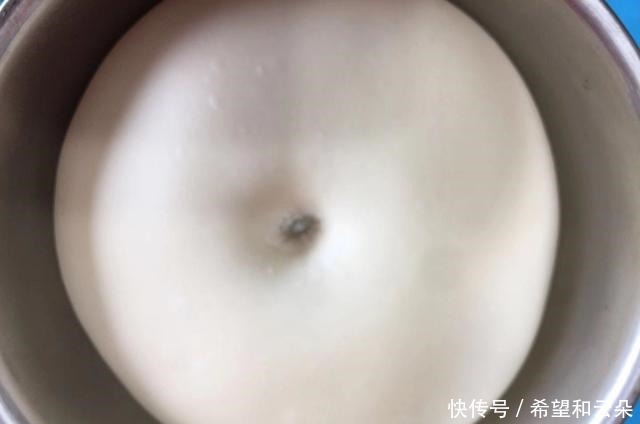 韧性|牛角夹心小面包就这样做,松软香甜,放两天也不硬,孩子超级爱吃