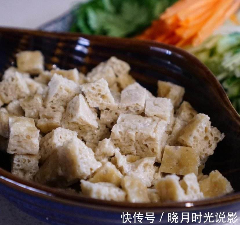面筋|凉皮、米皮别买着吃,记住配方和比例在家就能做,Q弹爽滑特解馋