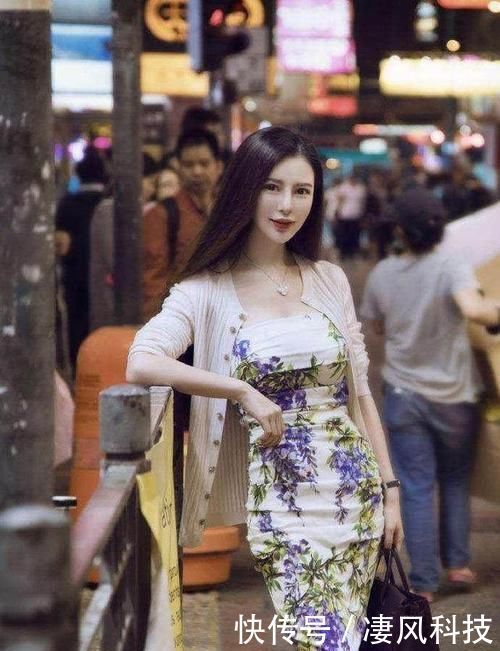 街拍美女随性优雅的精致穿搭,凸显女性性感优雅气质,细腻美观