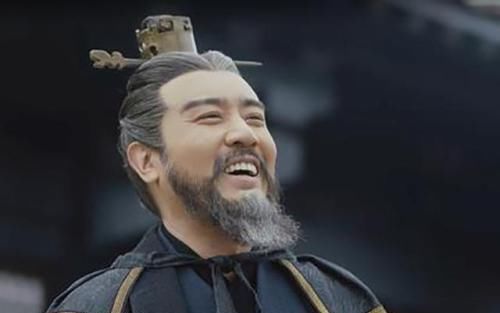 征求|曹操要改立曹植，征求贾诩意见，贾诩说完之后，曹操惊得一身冷汗