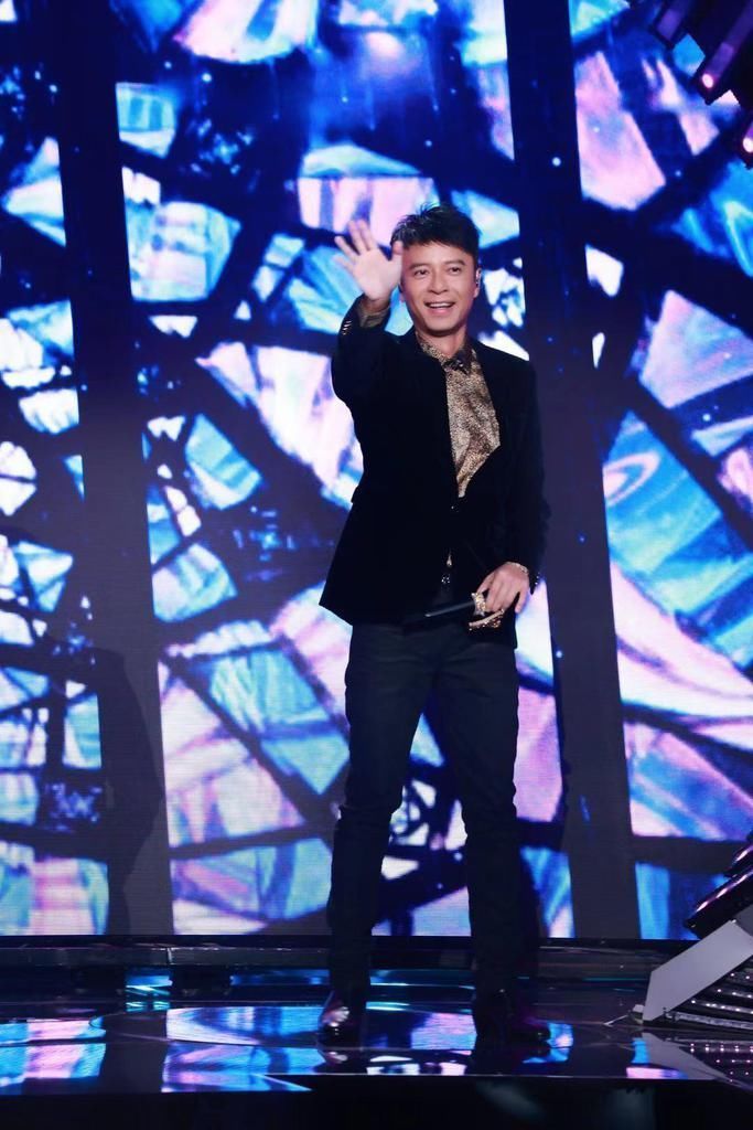 周深|《我們的歌2》李克勤周深驚喜返場 《愛情轉移》再現經典合唱