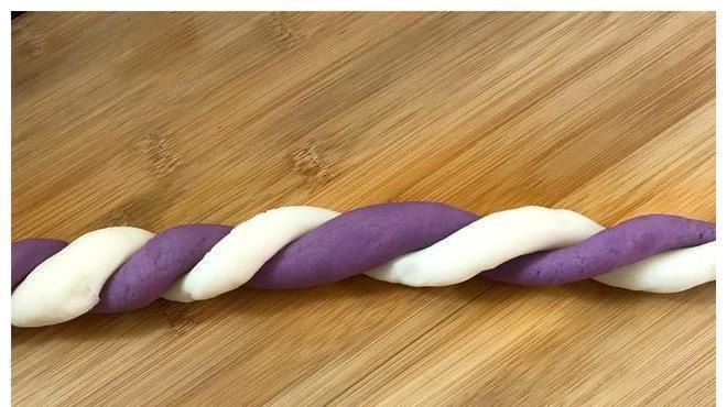 月饼最简单的做法，不用烤箱不用面粉，少油低糖，好吃不胖零失败